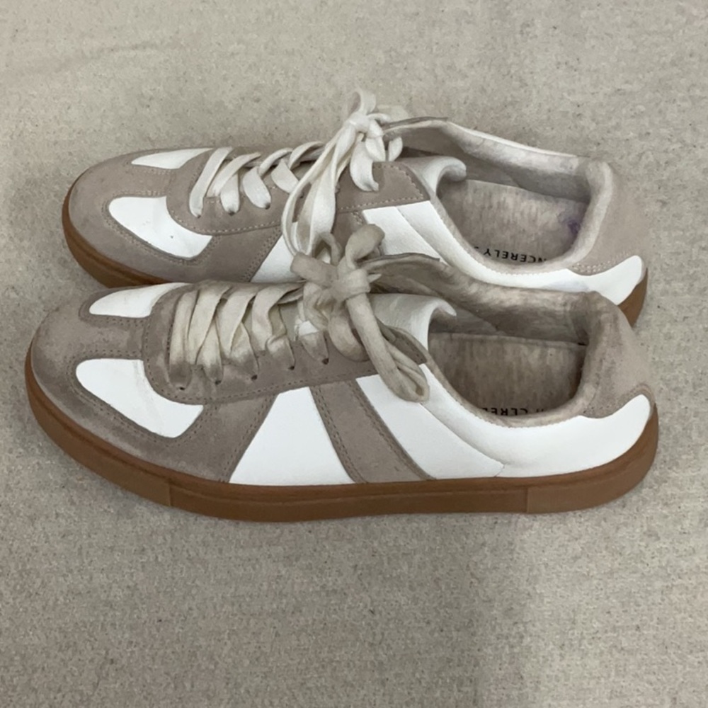 EUC Woman’s Sincerely Jules sneakers